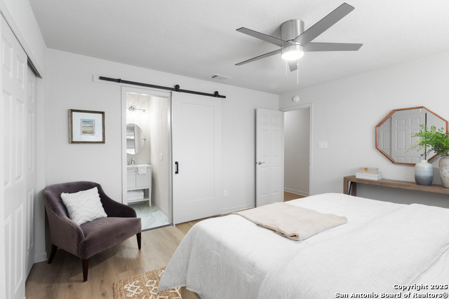 Image 16 of 25 For 15519 Knollglade