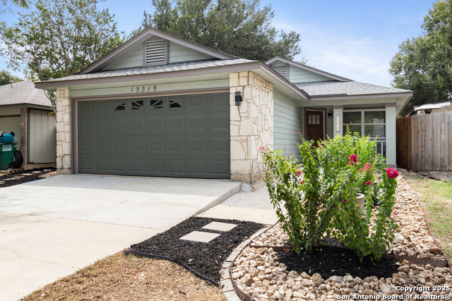 Image 2 of 25 For 15519 Knollglade