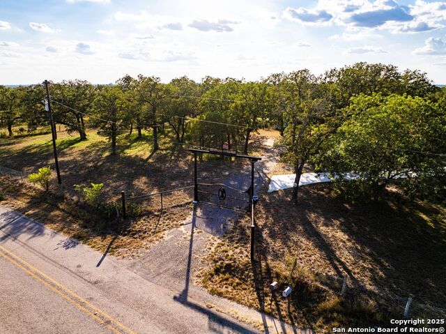 Image 19 of 65 For 580 Rangeland Rd
