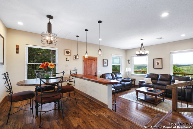 Listing photo id 11 for 776 County Road 270