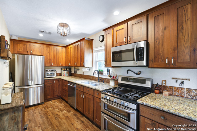 Listing photo id 13 for 776 County Road 270