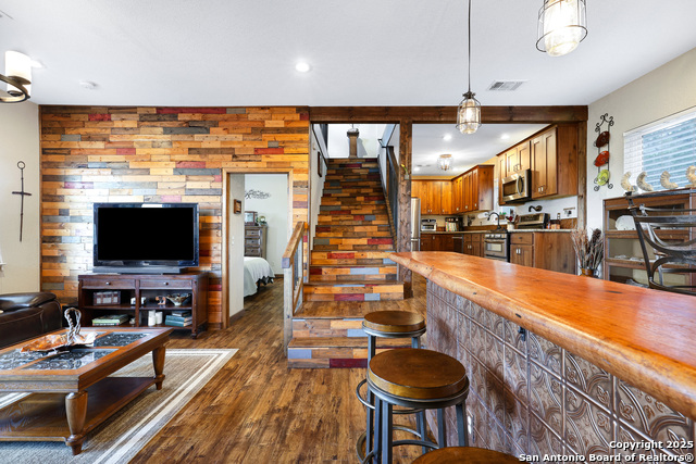 Listing photo id 16 for 776 County Road 270