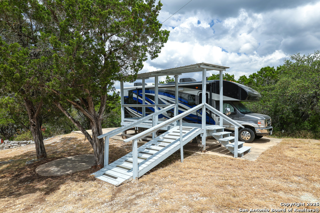 Listing photo id 41 for 776 County Road 270