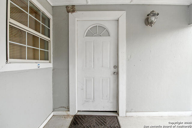 Image 11 of 37 For 1710 Presa St S