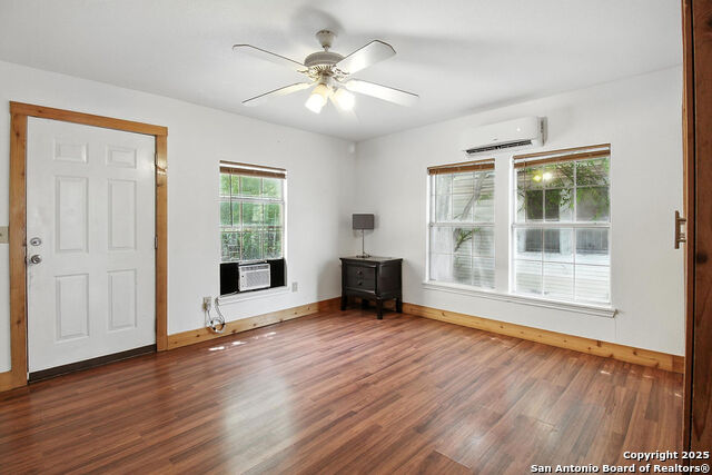 Image 14 of 37 For 1710 Presa St S