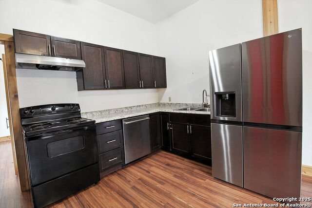 Image 17 of 37 For 1710 Presa St S