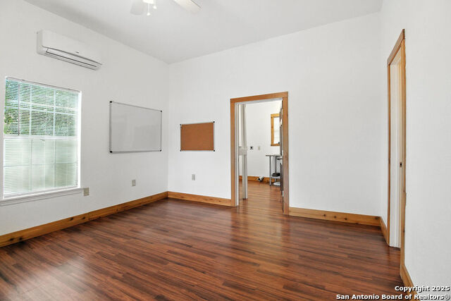 Image 26 of 37 For 1710 Presa St S