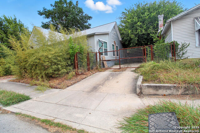 Image 4 of 37 For 1710 Presa St S