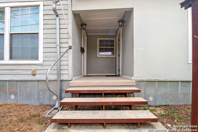 Image 5 of 37 For 1710 Presa St S