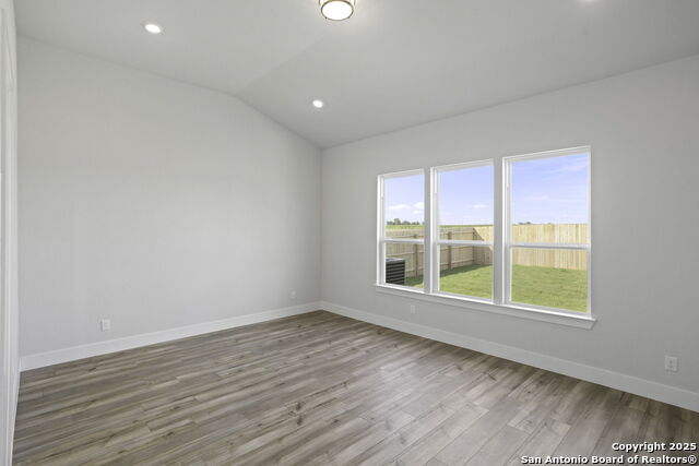 Image 14 of 42 For 2079 Kinglake Gate