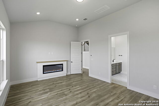 Image 15 of 42 For 2079 Kinglake Gate