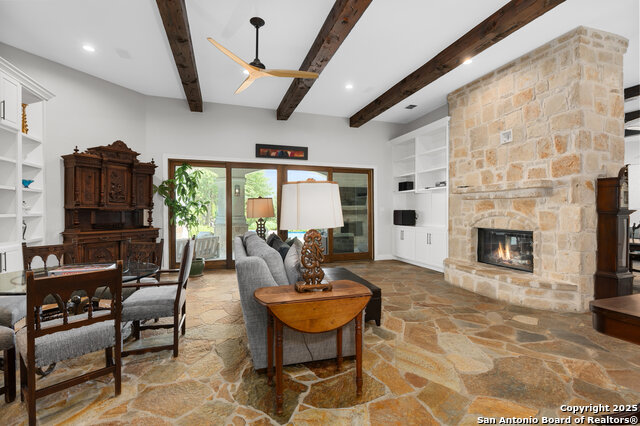 Listing photo id 12 for 108 Cornerstone