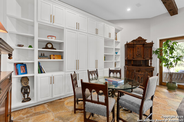 Listing photo id 13 for 108 Cornerstone