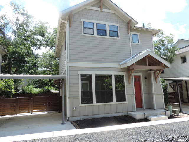 Image 2 of 33 For 425 Mistletoe Ave E 400