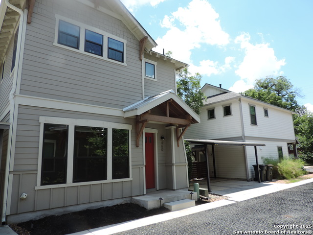 Image 28 of 33 For 425 Mistletoe Ave E 400