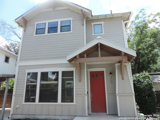 Image 3 of 33 For 425 Mistletoe Ave E 400