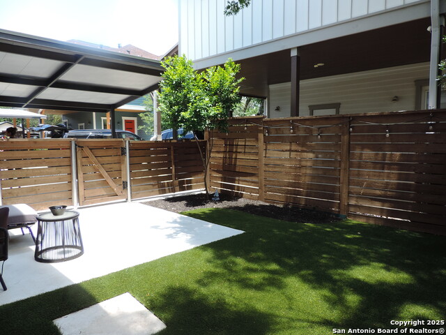 Image 33 of 33 For 425 Mistletoe Ave E 400