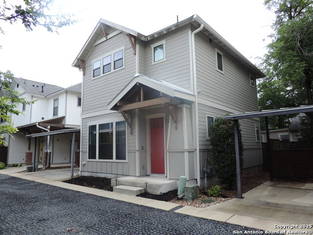 Image 5 of 33 For 425 Mistletoe Ave E 400