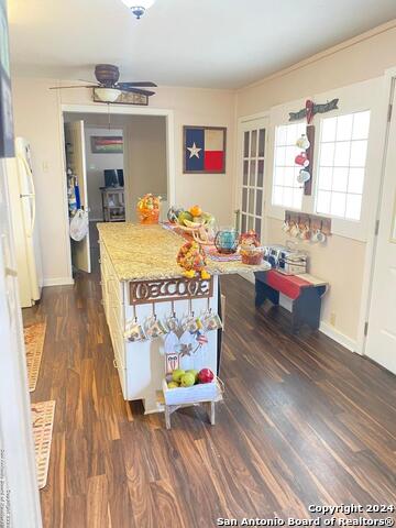 Listing photo id 2 for 15875 Bexar