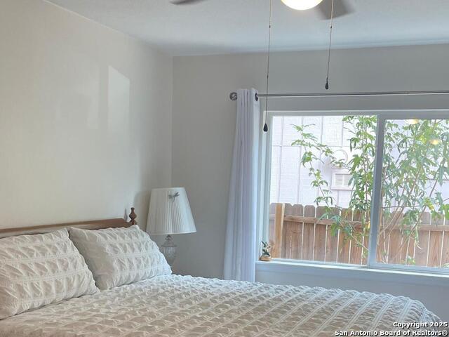 Listing photo id 9 for 8002 Valley Trails St