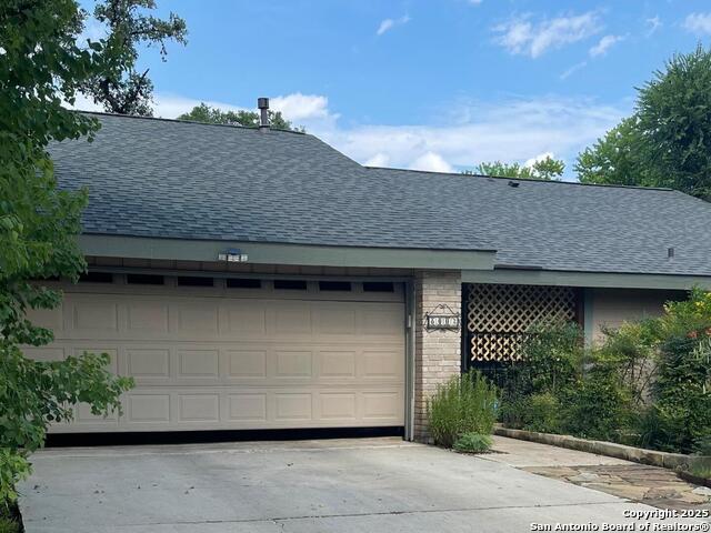 Listing photo id 0 for 8002 Valley Trails St