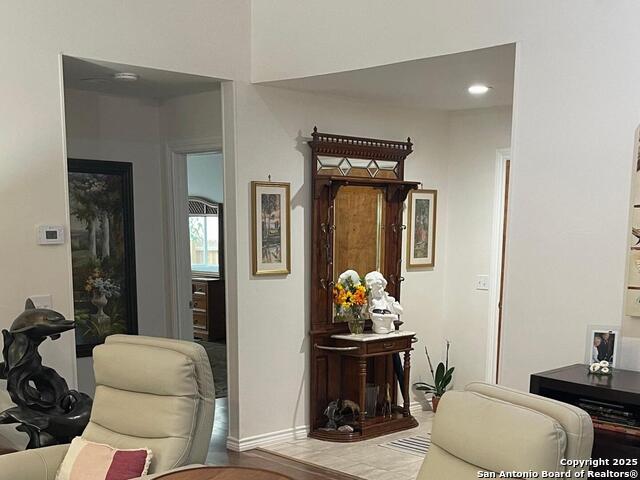 Listing photo id 21 for 8002 Valley Trails St