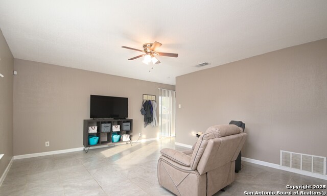 Listing photo id 5 for 4146 Frontier Sun