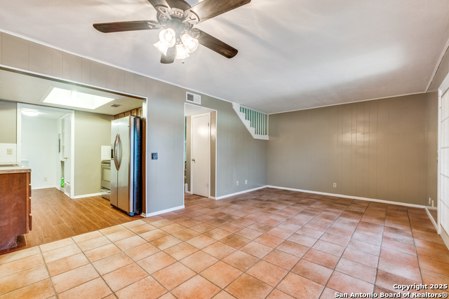 Image 5 of 25 For 6106 Vance Jackson  46
