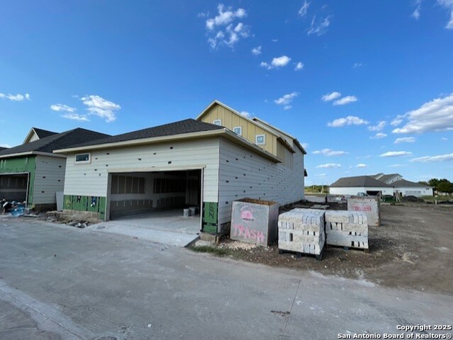 Listing photo id 10 for 9418 Chatside