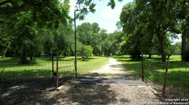 Listing photo id 15 for 2550 York Creek Road