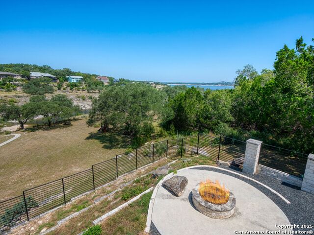 Image 37 of 57 For 321 Village View