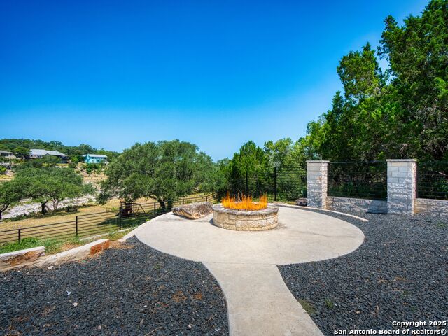 Image 43 of 57 For 321 Village View