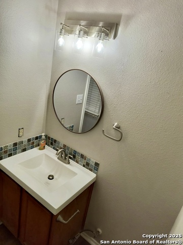 Listing photo id 9 for 10316 Artesia