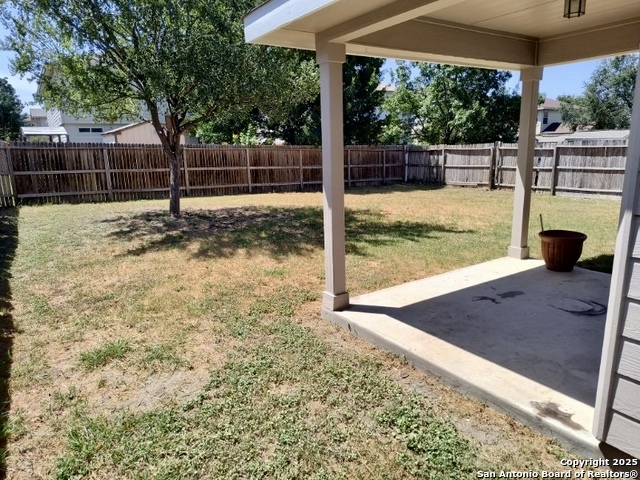 Listing photo id 2 for 10316 Artesia