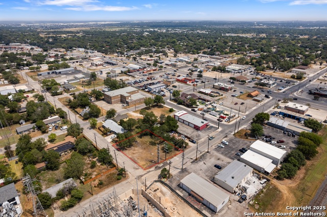 Image 4 of 8 For 205 W Aviation Blvd