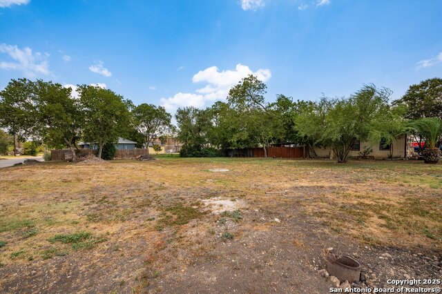 Image 5 of 8 For 205 W Aviation Blvd
