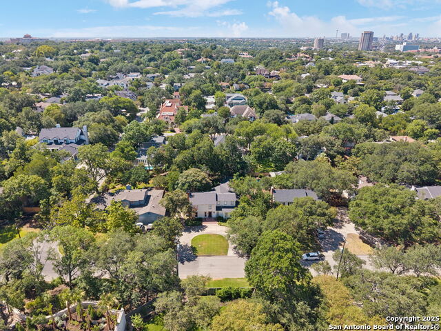 Image 29 of 95 For 420 Grandview