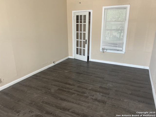 Image 6 of 6 For 2523 S Pine  2
