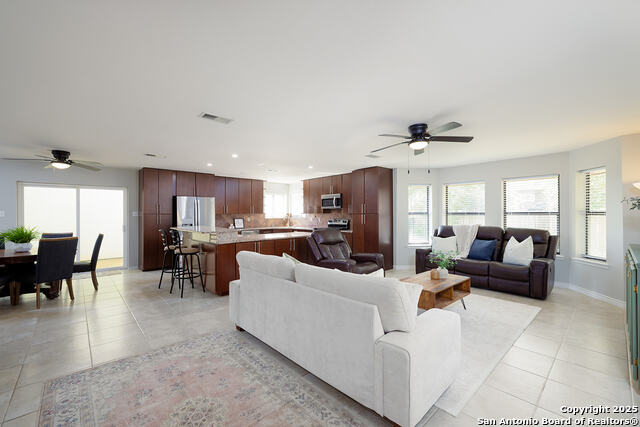 Image 33 of 44 For 625 Paseo Canada St