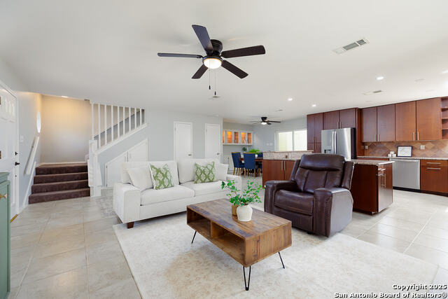 Image 34 of 44 For 625 Paseo Canada St