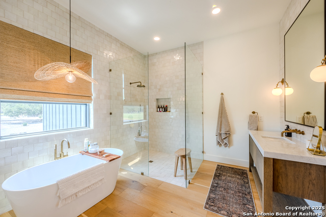 Listing photo id 12 for 1071 Private Road 1090