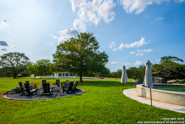 Listing photo id 16 for 1071 Private Road 1090
