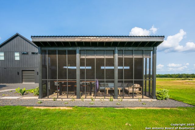 Listing photo id 17 for 1071 Private Road 1090
