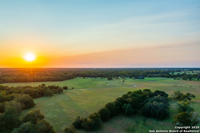 Listing photo id 18 for 1071 Private Road 1090