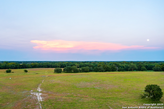 Listing photo id 22 for 1071 Private Road 1090