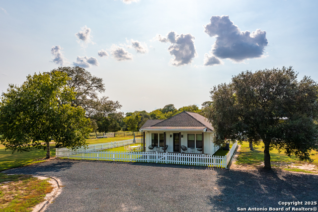 Listing photo id 28 for 1071 Private Road 1090