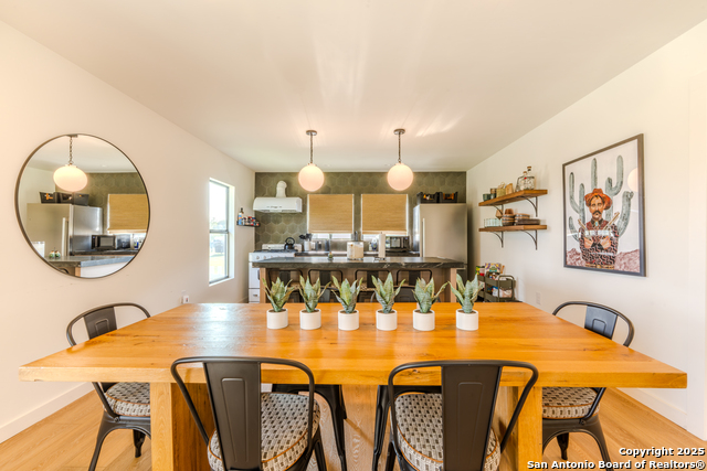 Listing photo id 31 for 1071 Private Road 1090