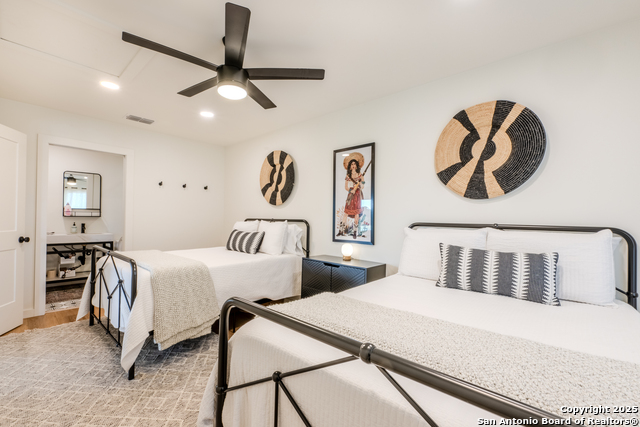 Listing photo id 33 for 1071 Private Road 1090