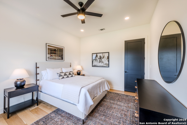 Listing photo id 6 for 1071 Private Road 1090