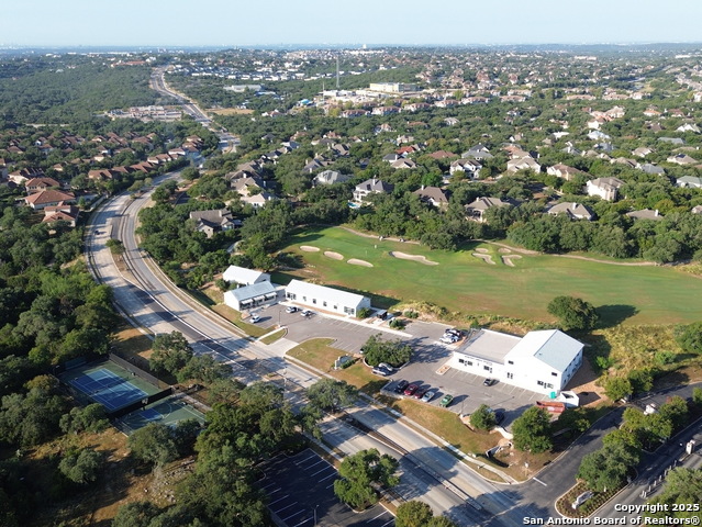 Listing photo id 3 for 24851 Canyon Golf